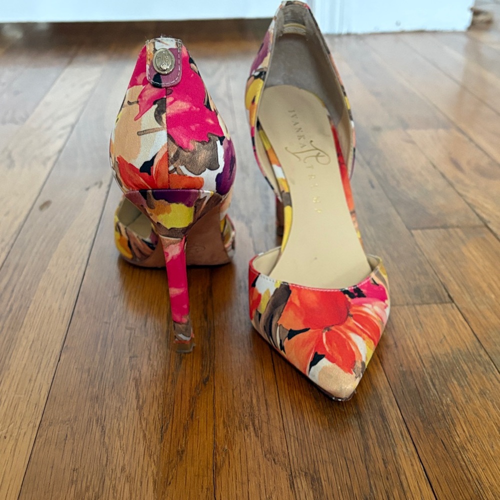 Floral Pointed-Toe Ivanka Trump Pumps in Multicolor - Women's Shoes - Picture 3 of 7